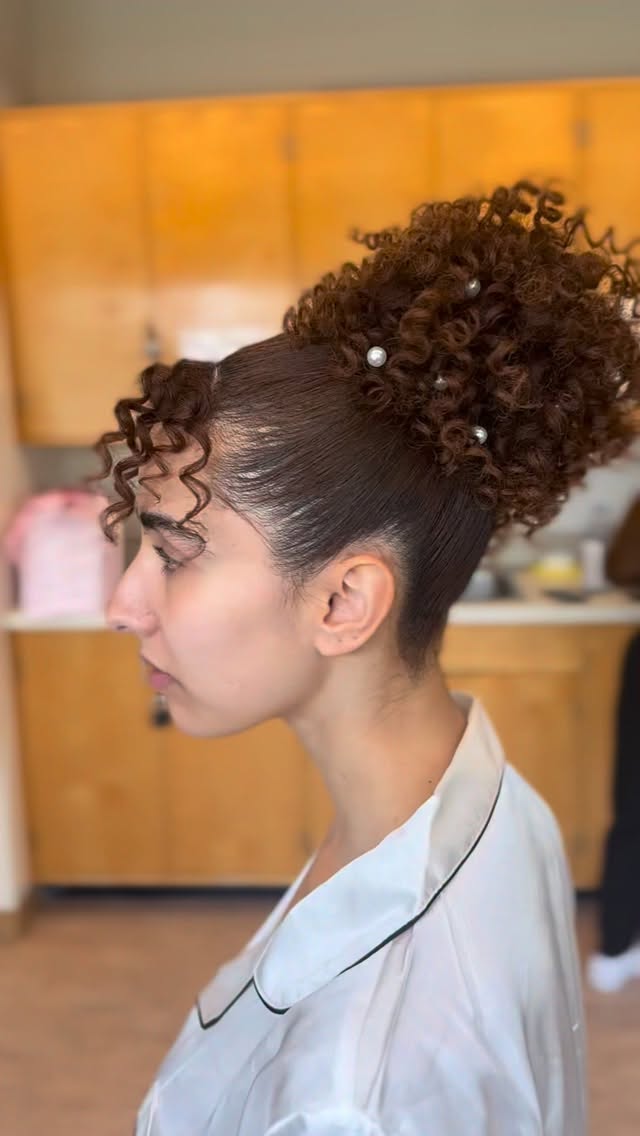 This beautiful bride kicked off wedding season for me! I can’t wait to work with the many brides I have in my schedule this year! 
If you’re getting married, message me now to make sure I can be available to take care of you on your wedding day this summer 🫶🏼 
#curlyhairvancouver #vancouverhairstylist #curlyhairspecialist #bridalhairstyle #weddingupdo